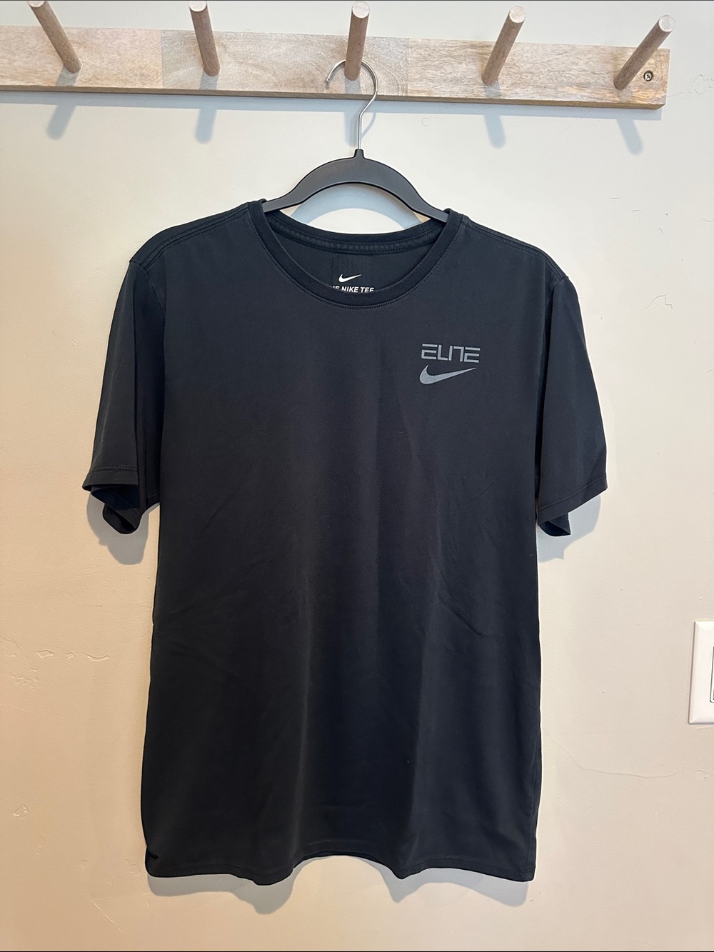 Nike Elite Men's Black Short-Sleeve Performance Tee